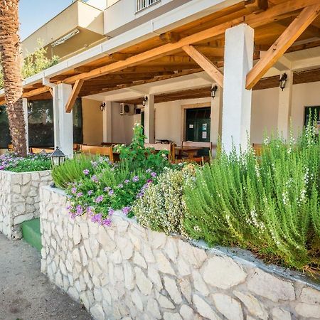 Apartments Galeb Blace Luaran gambar