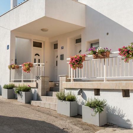 Apartments Galeb Blace Luaran gambar