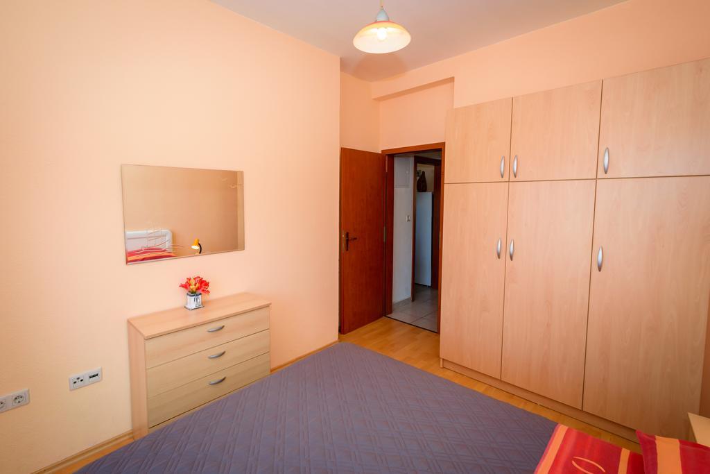 Apartments Galeb Blace Luaran gambar