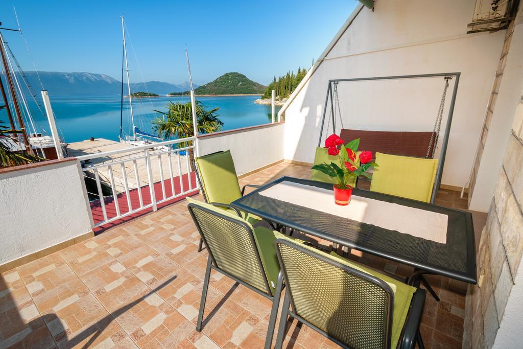 Apartments Galeb Blace Luaran gambar