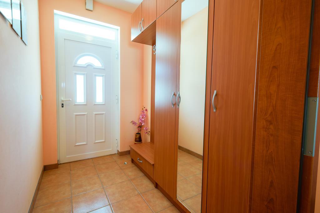 Apartments Galeb Blace Luaran gambar