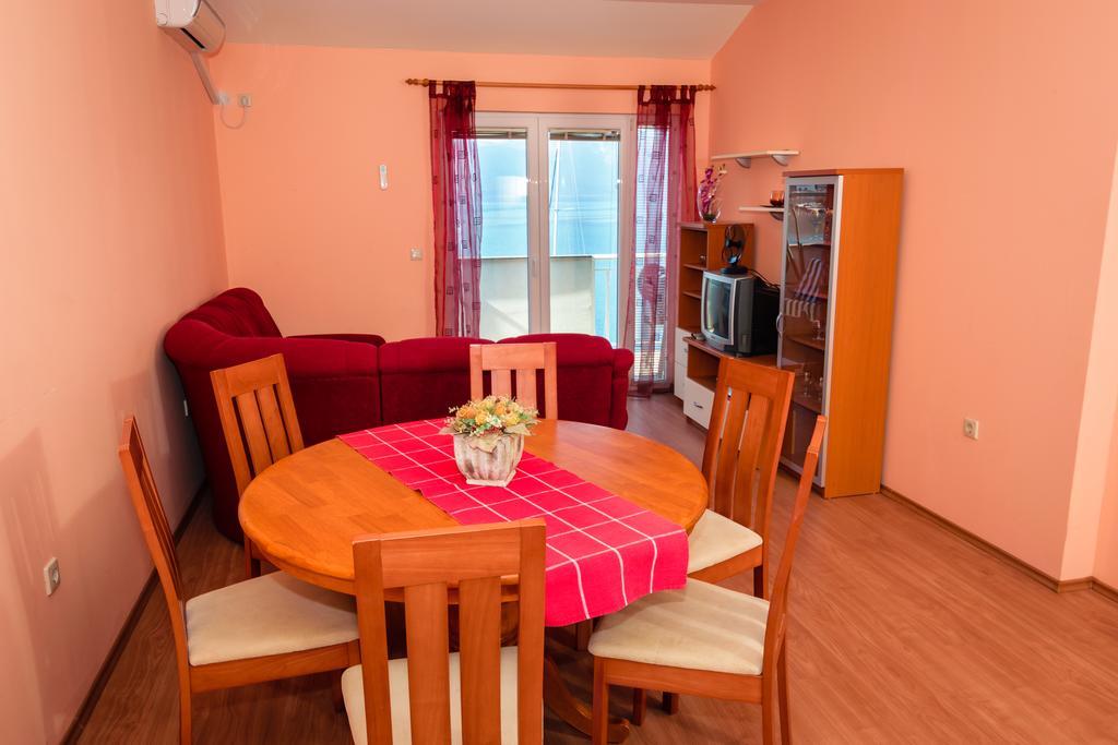 Apartments Galeb Blace Luaran gambar