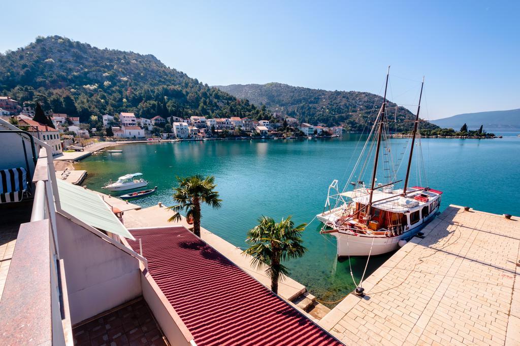 Apartments Galeb Blace Luaran gambar