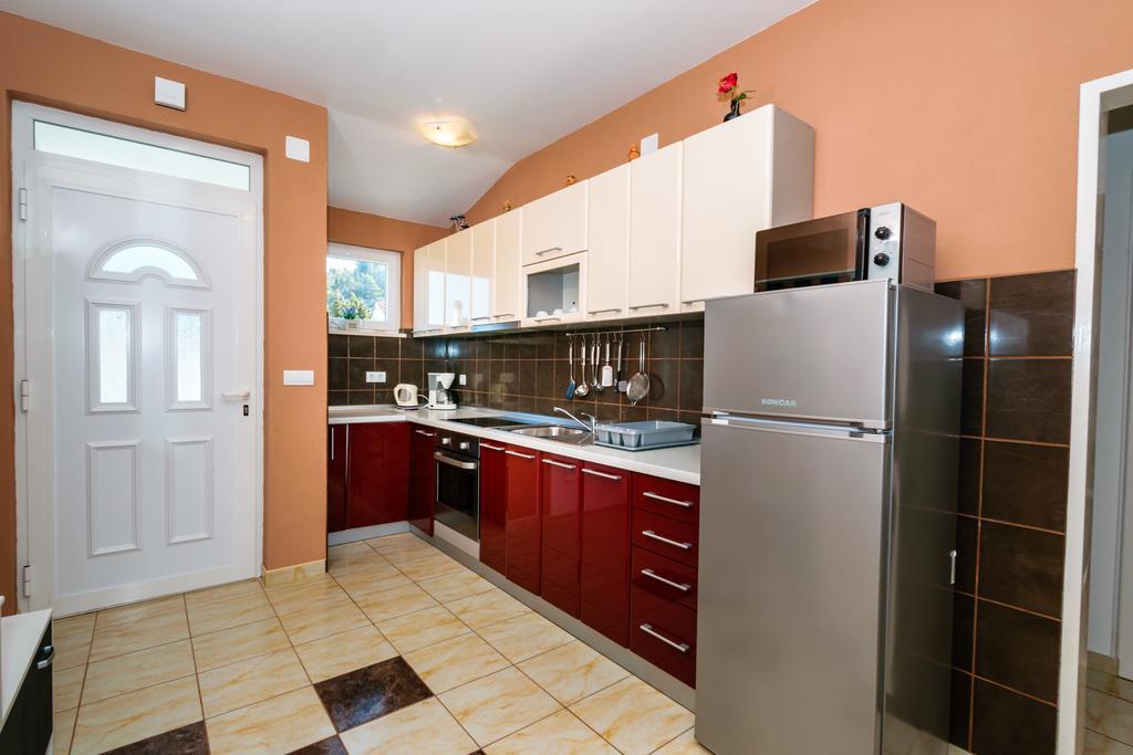 Apartments Galeb Blace Luaran gambar
