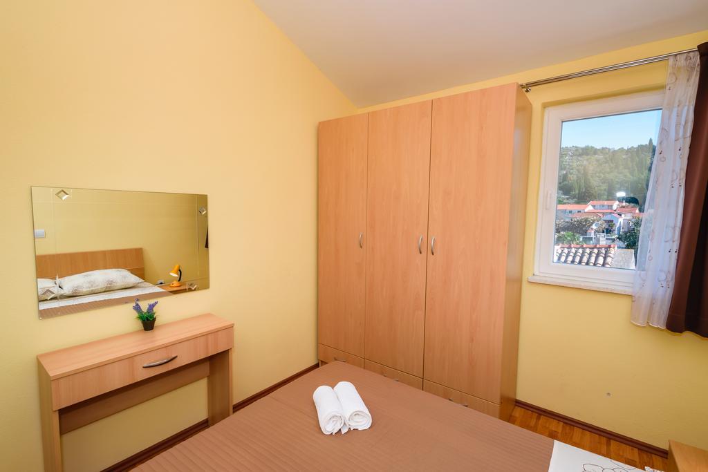 Apartments Galeb Blace Luaran gambar