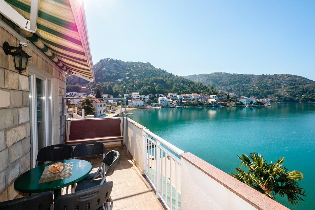 Apartments Galeb Blace Luaran gambar